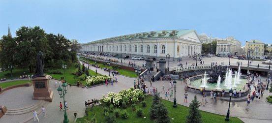 москва - 12 августа 2014 года: здание центрального выставочного зала на - paha_l