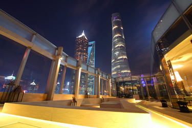 ШАНХАЙ, КИТАЙ - 5 ноября 2015 г.: Шанхайская башня, отель Shanghai Jinmao Hotel - paha_l