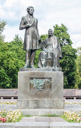 Памятник А.С. Пушкин и крестьянка Арина Родионовна, Псков, Псковская область, Россия, 2023 - Tatiana_Panova
