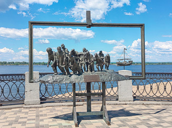 Скульптура Бурлаки на Волге на набережной, Самара, Самарская область, Россия, 2025 - Tatiana_Panova