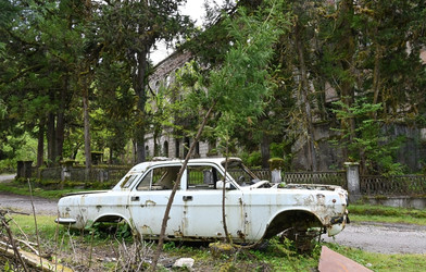 белая брошенная машина - alkir