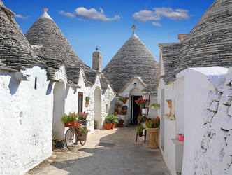 Traditional Apulian Trulli houses. Apulia, Italy - alkir