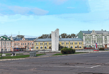 Памятник героям Октябрьской революции и Гражданской войны на площади Революции, Вологда, Вологодская область, Россия, 2024 - Tatiana_Panova