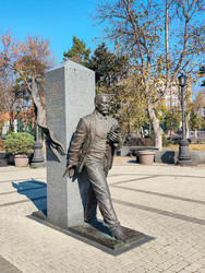 Памятник Ф. А. Щербине на центральной аллее в сквере Дружбы народов, Краснодар, Россия, 2021 - Tatiana_Panova