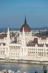 здание венгерского парламента в будапеште - gumbao