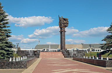 Монумент Навеки с Россией на площади Дружбы Народов, Саранск, Республика Мордовия, Россия - Tatiana_Panova