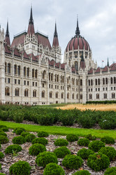 здание венгерского парламента в будапеште - gumbao