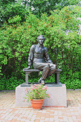 Памятник Михаил Юрьевич Лермонтов, Лермонтовский музей-заповедник Тарханы, Лермонтово, Пензенская область, Россия - Tatiana_Panova