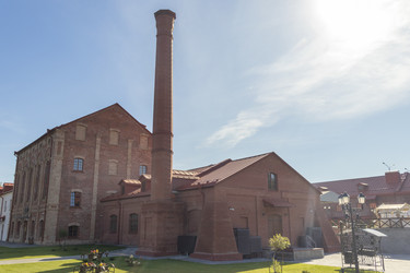 • Minsk, Belarus - October 5, 2026: Historic red brick distillery complex in Loshitsa Park. Outdoors - Pazemin