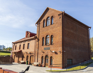 • Minsk, Belarus - October 5, 2026: Historic red brick distillery complex in Loshitsa Estate. Travel - Pazemin