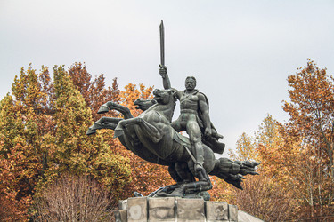 Памятник Андранику у Собора Святого Григория Просветителя, Ереван, Армения - Tatiana_Panova