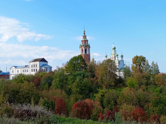 древний воскресенский собор и преображенская церковь в чердыни, россия, осенью - EvgenyHaritonov