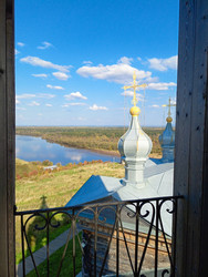 осенний вид на реку колва с колокольни старой церкви в чердыни, россия - EvgenyHaritonov