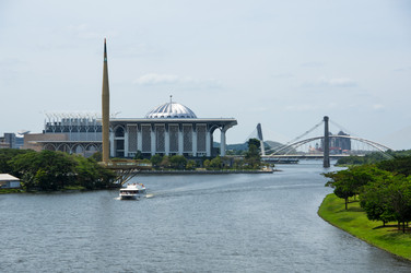 The Putrajaya Lake in Malaysia - gumbao