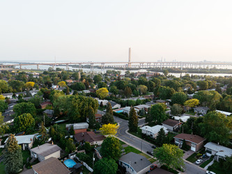 Мост Сэмюэля Де Шамплена, река Святого Лаврентия, жилой район на Сансет, Монреаль, Канада. G2 - EOS_Canon