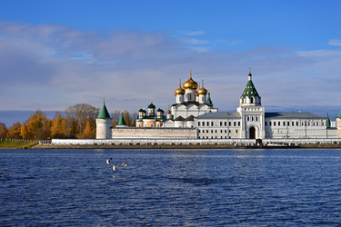 Старинный и красивый Ипатьевский монастырь в Костроме - Mishell