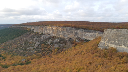 Скальная гряда гор, осень - LiyaDi