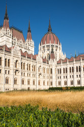 здание венгерского парламента в будапеште - gumbao