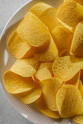 чипсы "принглс" на светлом фоне - JuliaLavleis